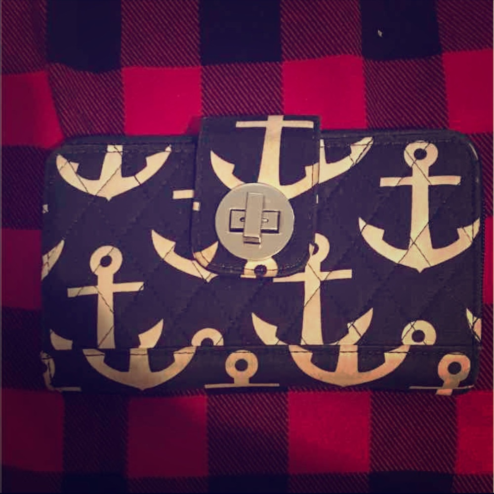 Wallet with anchors