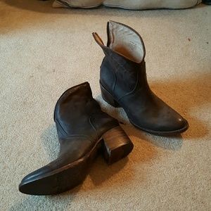 Freebird by Steve Madden boots