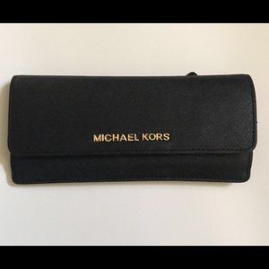 Michael kors saffiano leather wallet SOLD