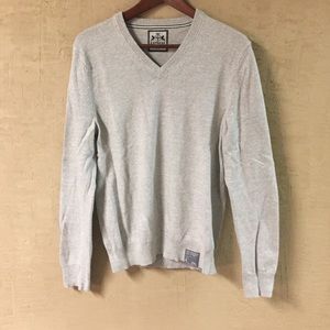 Men's Sz S v neck sweater. Non smoking home