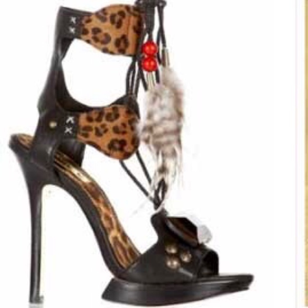 BEBE heels (size 6)