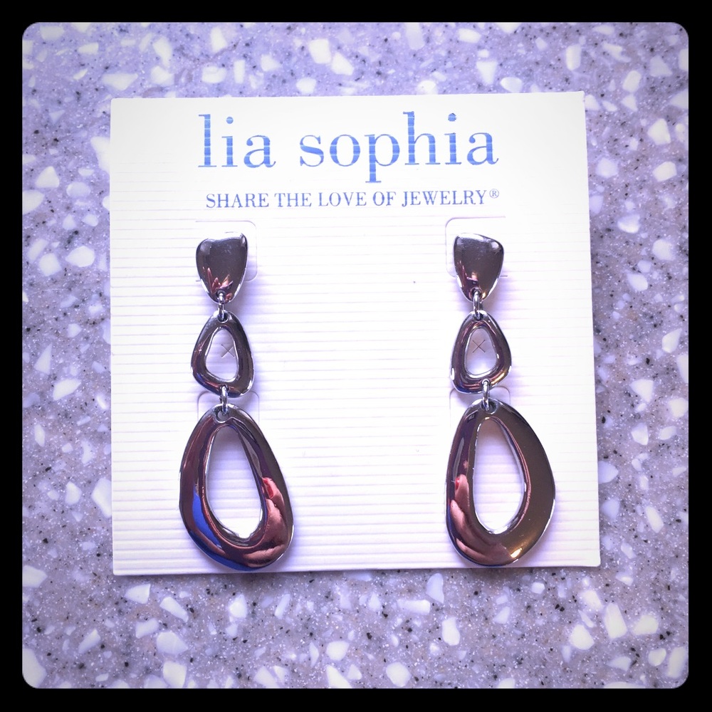 BNWT Lia Sophia post dangle earrings