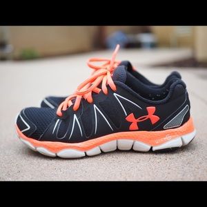 Under Armour Black WOMEN'S UA MICRO G® ENGAGE II