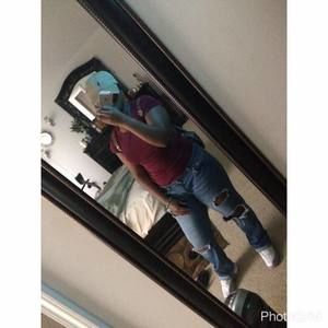 Meet your Posher, Kenisha