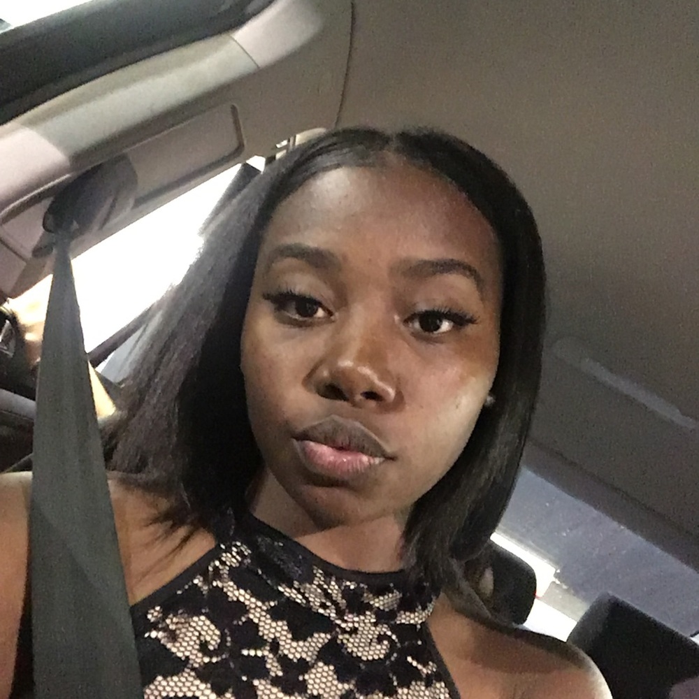 Meet your Posher, Shamia