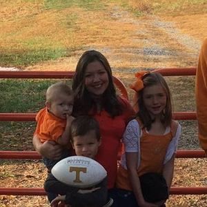 Meet your Posher, Joelle