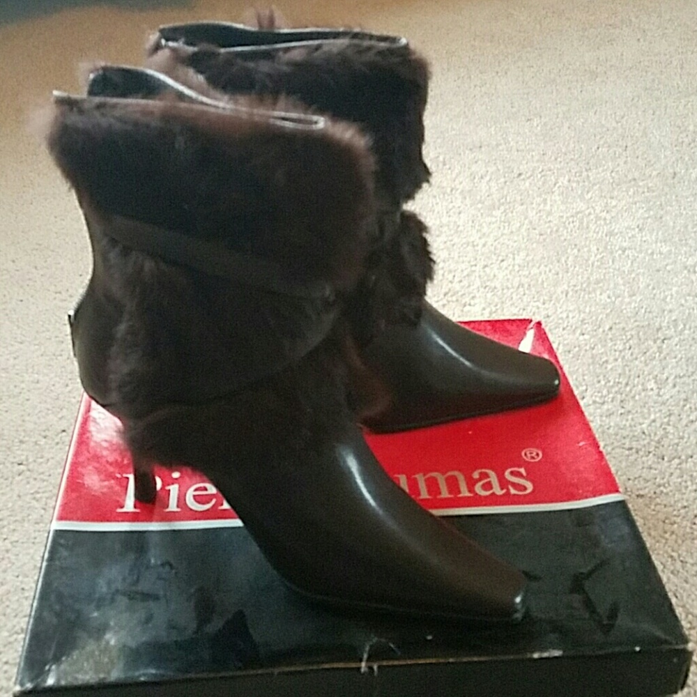 Fur boots