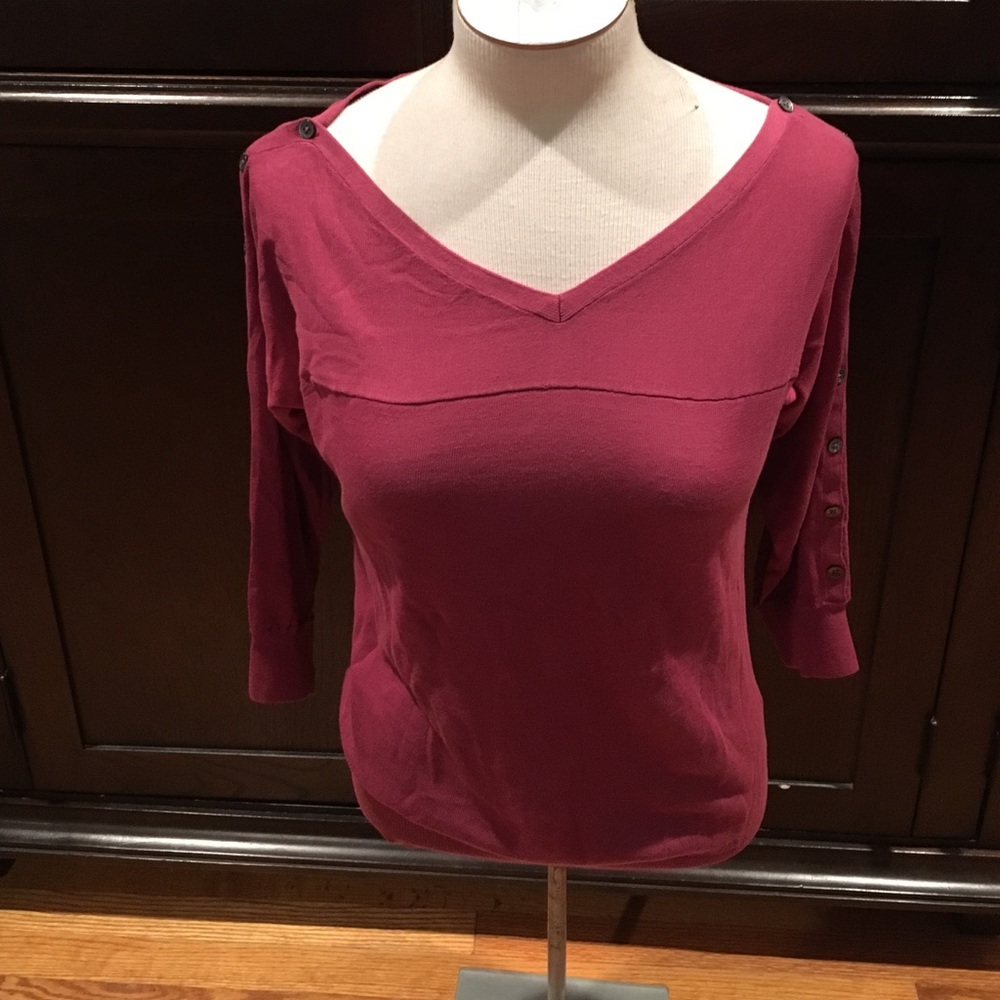 Light weight sweater blouse top