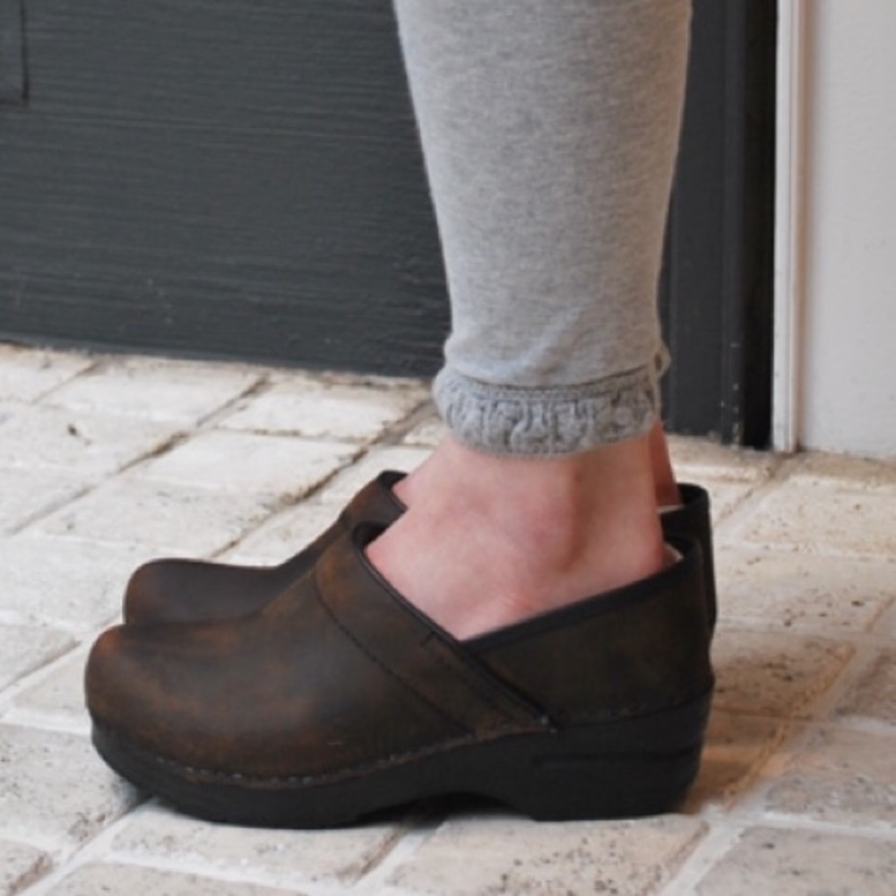 Dankso Pro Clogs, Size 40 (9.5-10 on size chart)