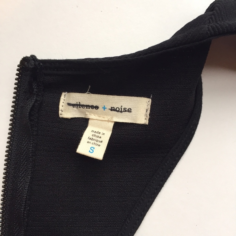 Urban Outfitters Silence and Noise Crop Top - Picture 3 of 3