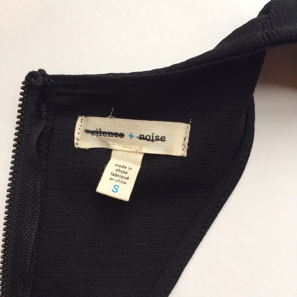 Urban Outfitters Silence and Noise Crop Top - Picture 3 of 3