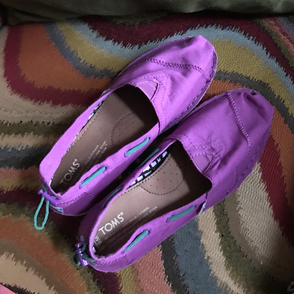 Women's TOMS