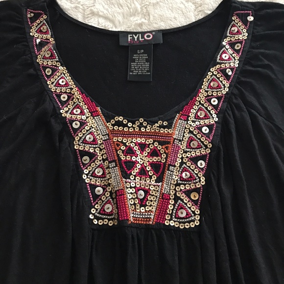 Beautiful black blouse with sequins - Picture 2 of 4