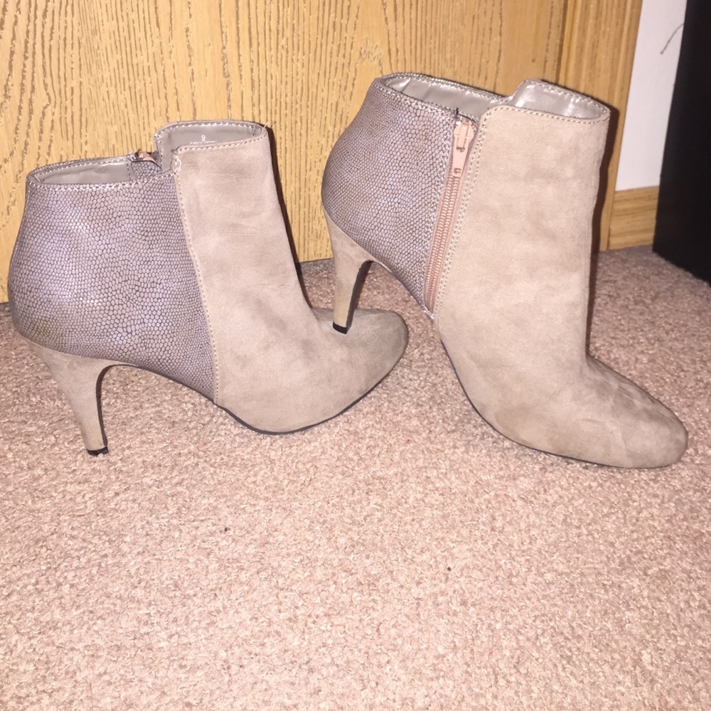 Express high heeled booties 👣