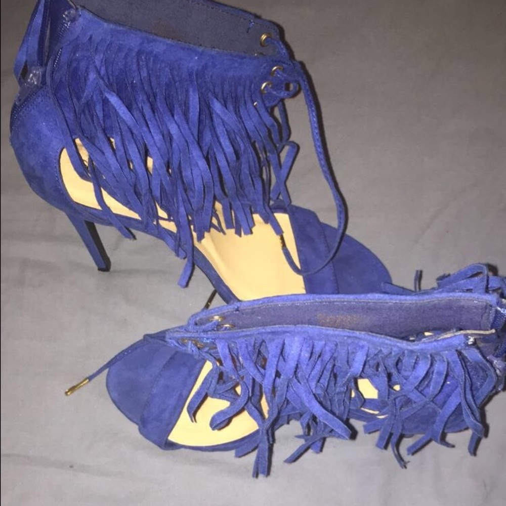 Heels - Picture 2 of 2