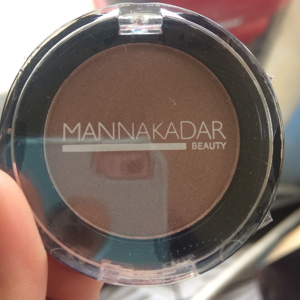 Mannakadar eyeshadow in Fantasy