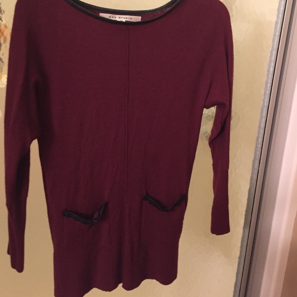 Max studio sweater