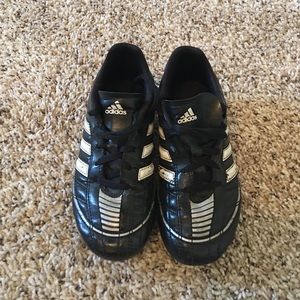 Adidas kids soccer cleats. Size US 1