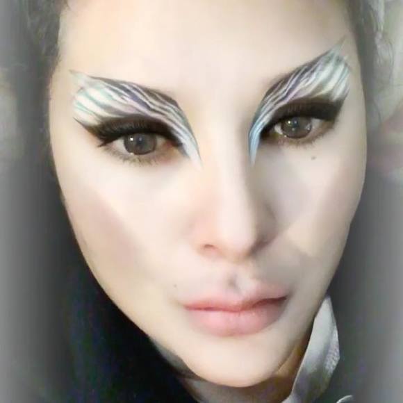 Meet your Posher, Corinne - Picture 1 of 1