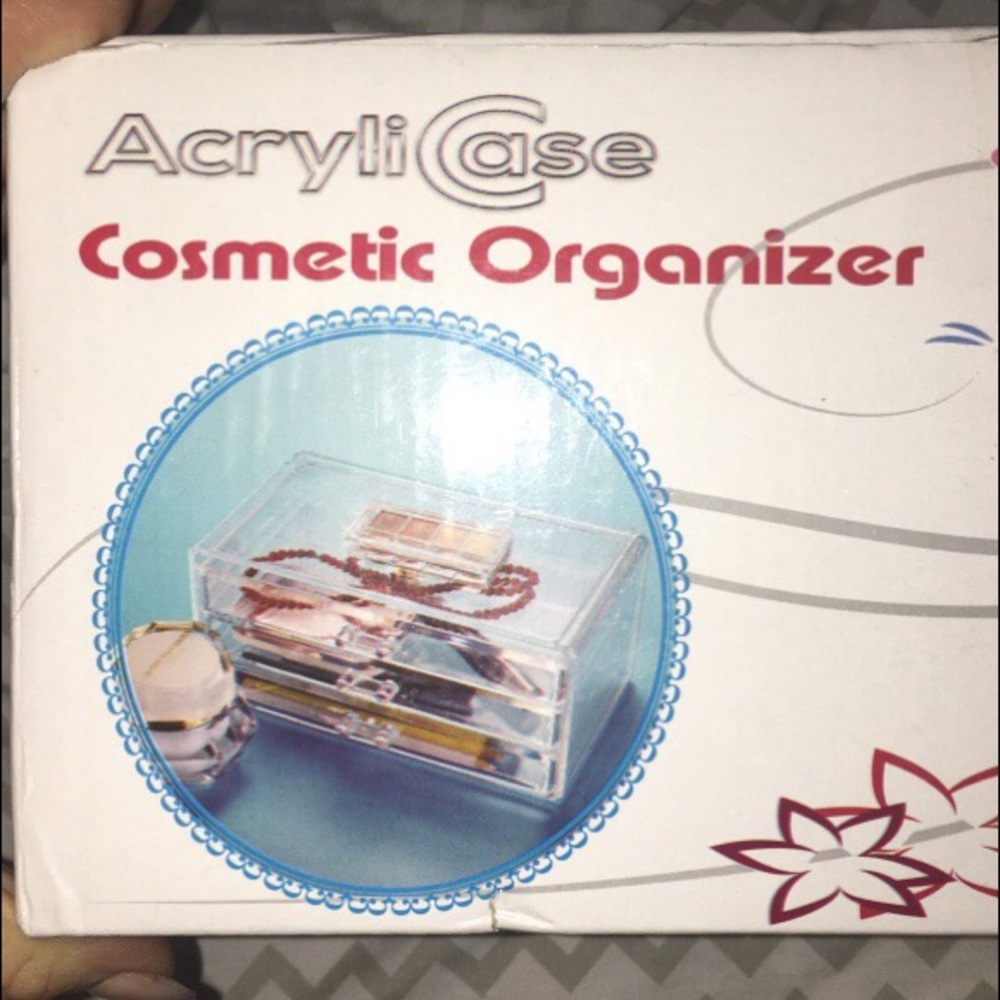 Acrylic makeup organizer