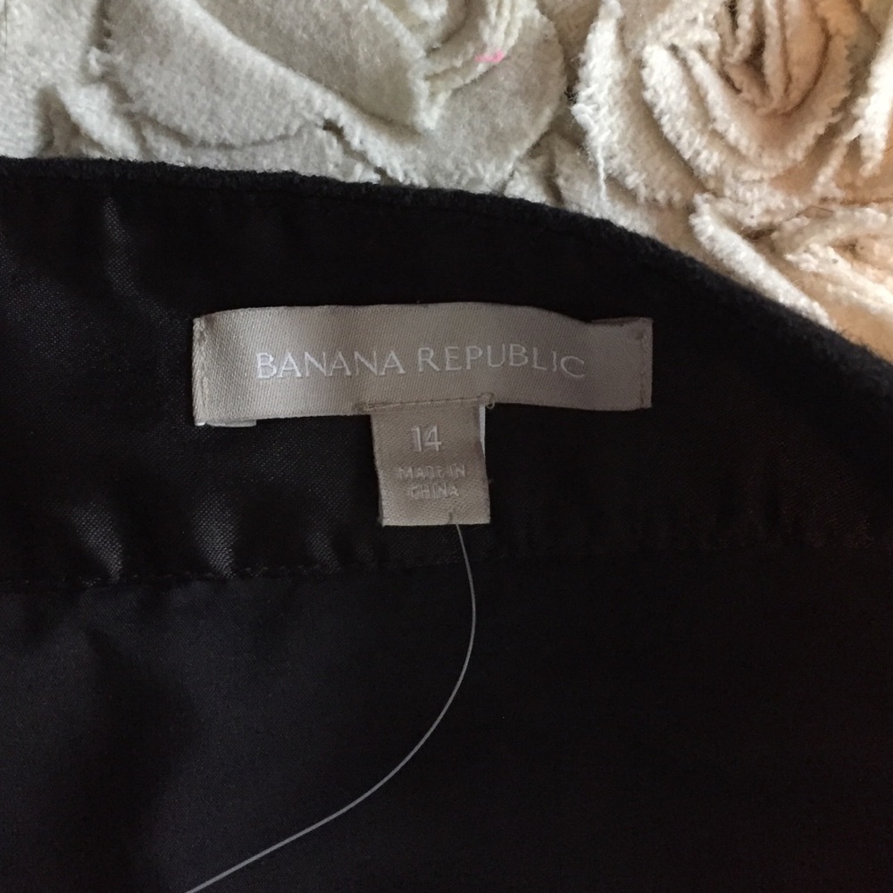 ๐SALE! NWOT. Skirt. Front Exposed Gold Zipper. - Picture 4 of 4