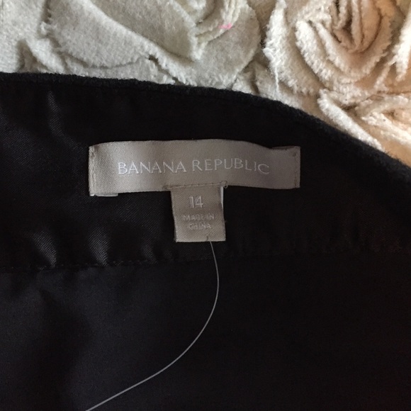 📍SALE! NWOT. Skirt. Front Exposed Gold Zipper. - Picture 4 of 4