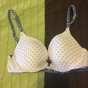 VS polkadot bra