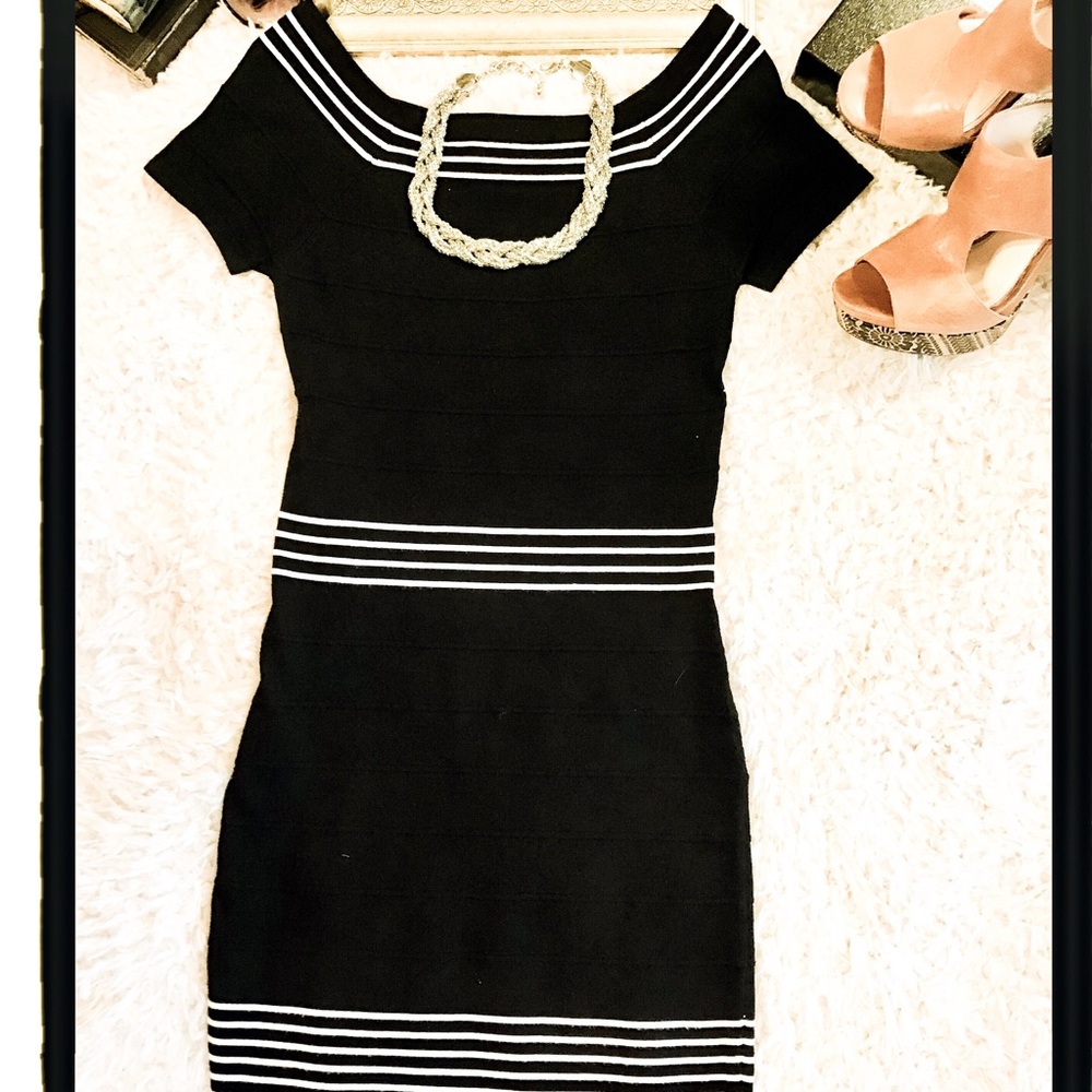 "Max Studio" 💕Beautiful Sweater Dress💕