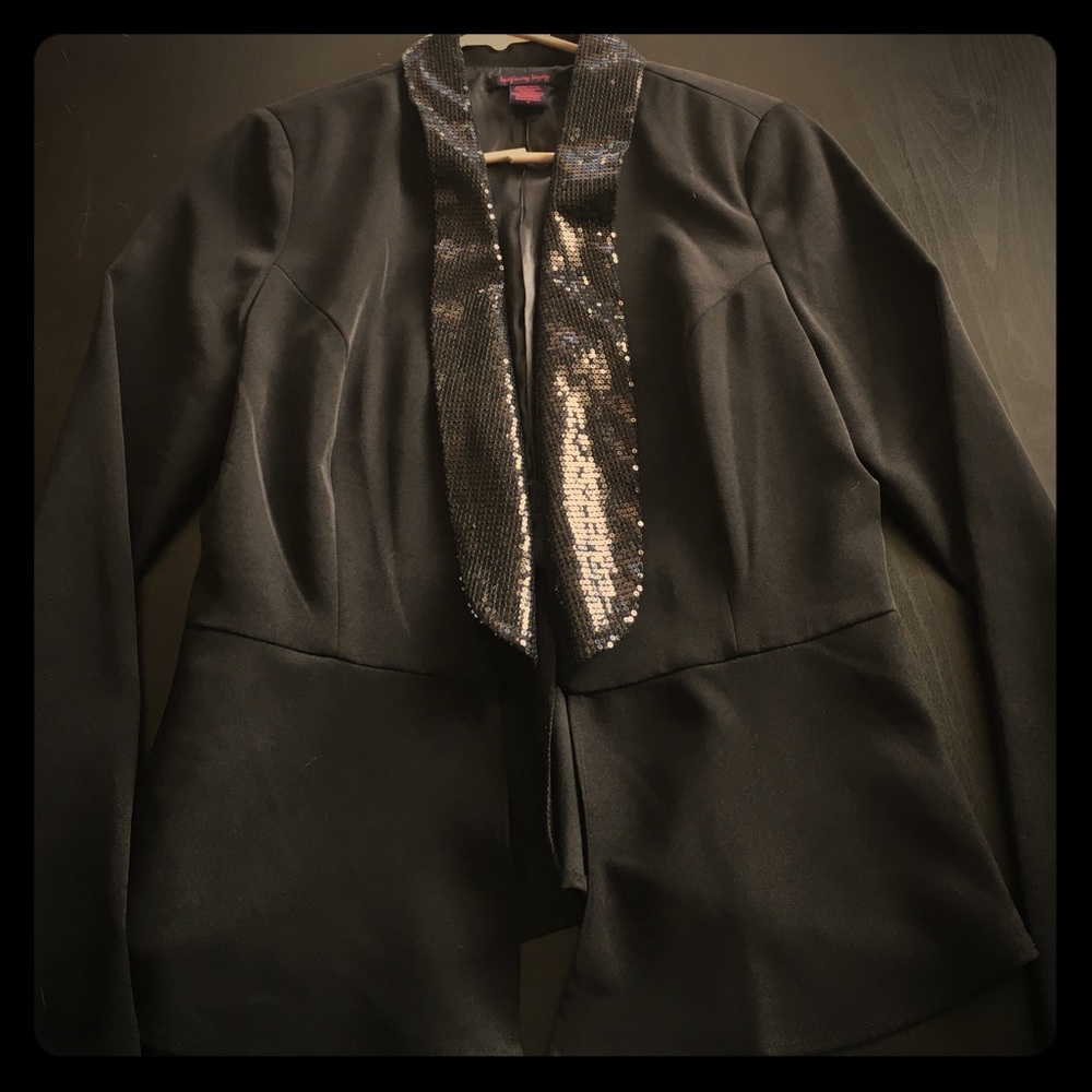 Black fitted blazer