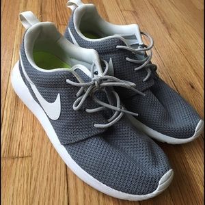 💛Nike "Roshe one". Size 6💛