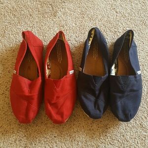 Solid Color TOMS in Pair