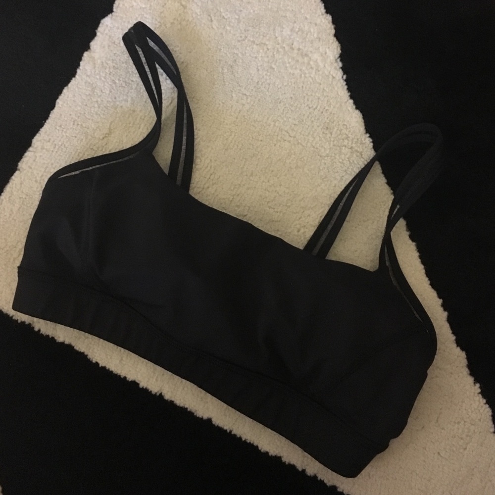 Lululemon padded spaghetti strap sports bra SZ 6