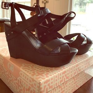 Gianni Bini, black leather platform sandals.