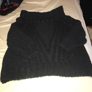 Off the shoulder, quarter sleeve thick sweater!