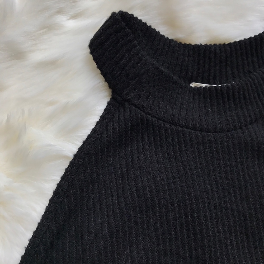 HP • Ribbed Midi Dress // Last One • - Picture 4 of 8