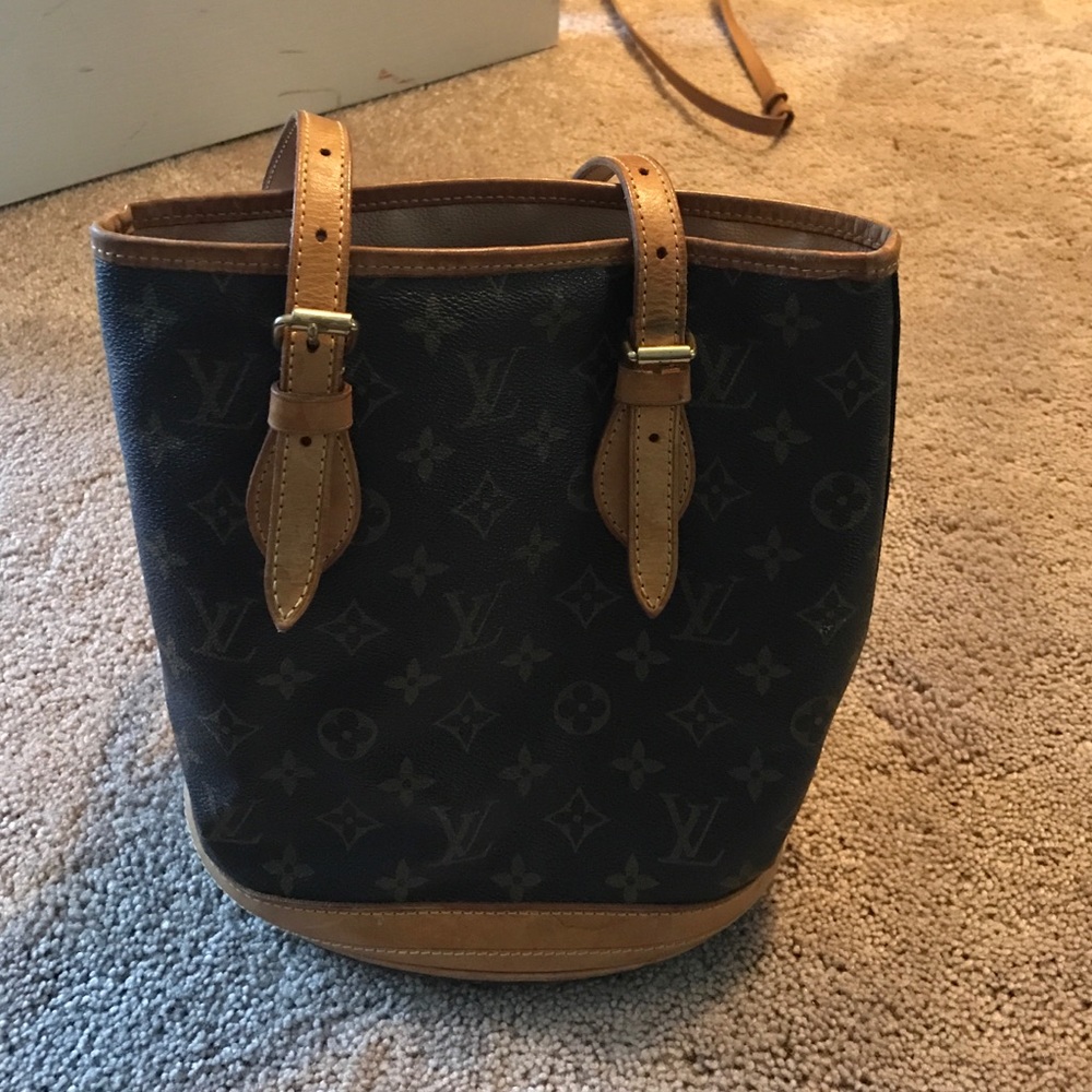 louis vuitton purse