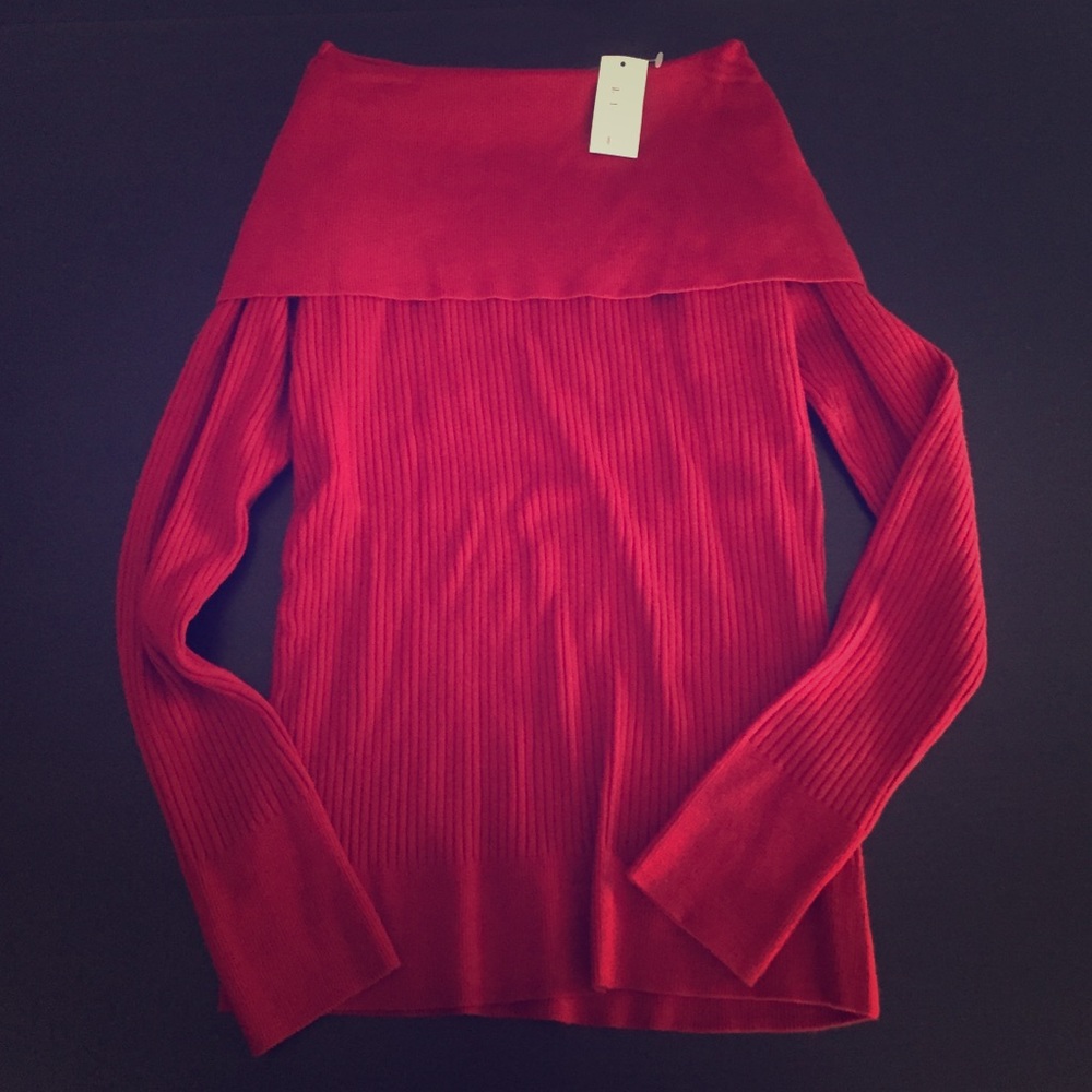 •The Limited• Ribbed Off-the-Shoulder Sweater