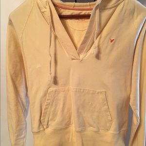 American Eagle v neck