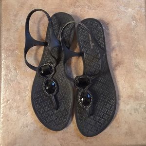 Size 8 black sandal