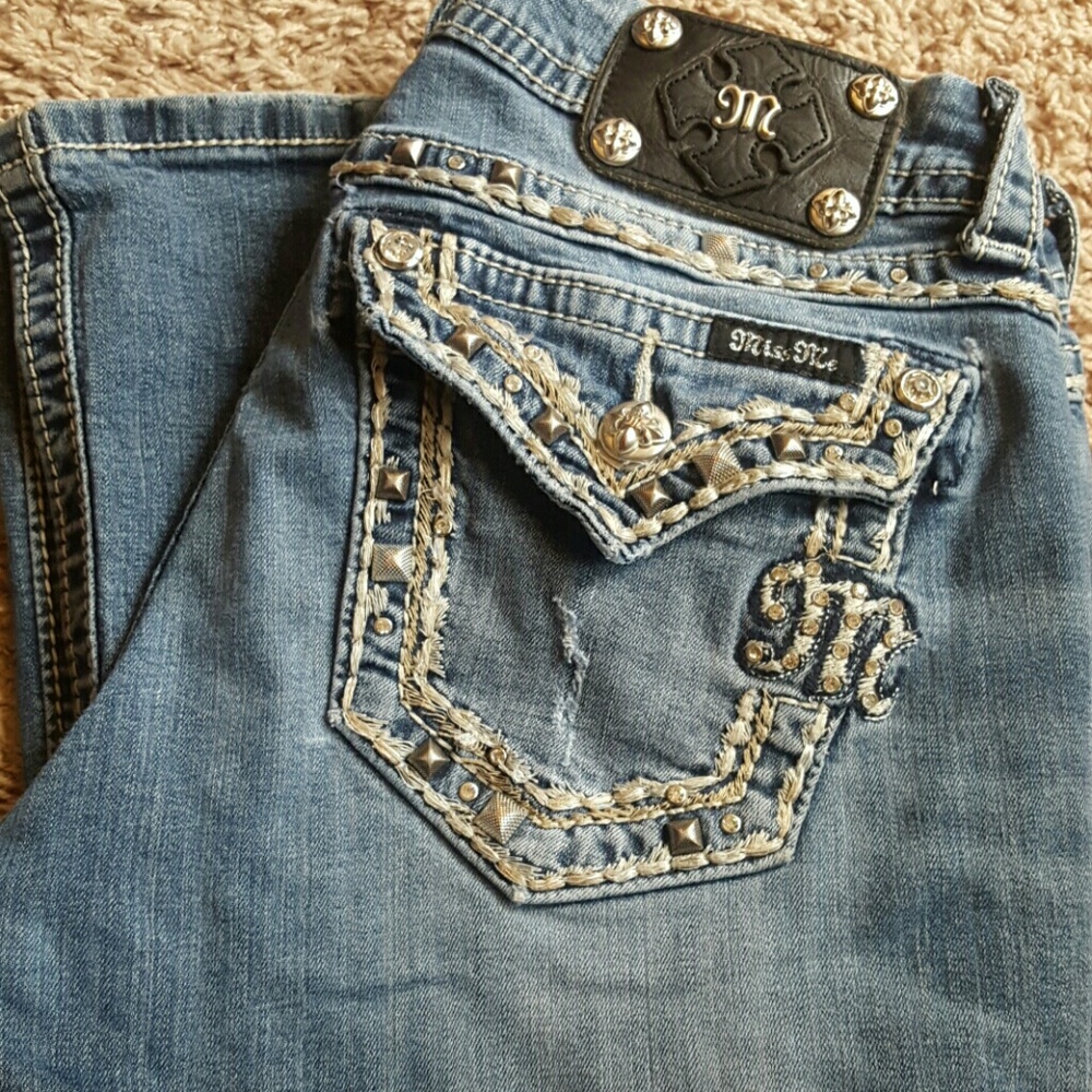 Miss Me Ripped and Studded Jeans 27/31