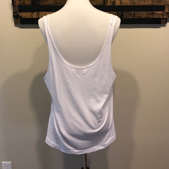 Baggy workout tee. - Picture 3 of 3