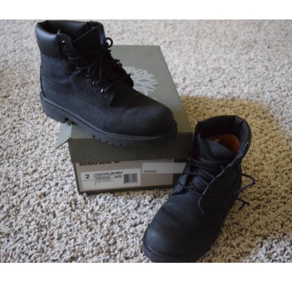 Black Timberlands youth 2