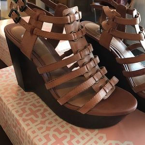 Gianni Bini, honey leather, platform sandals.