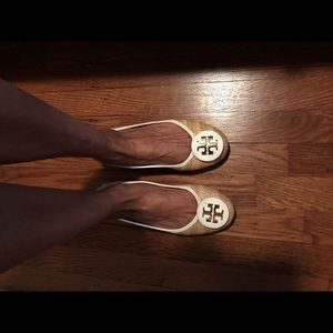 Reva Straw Tory Burch Flat