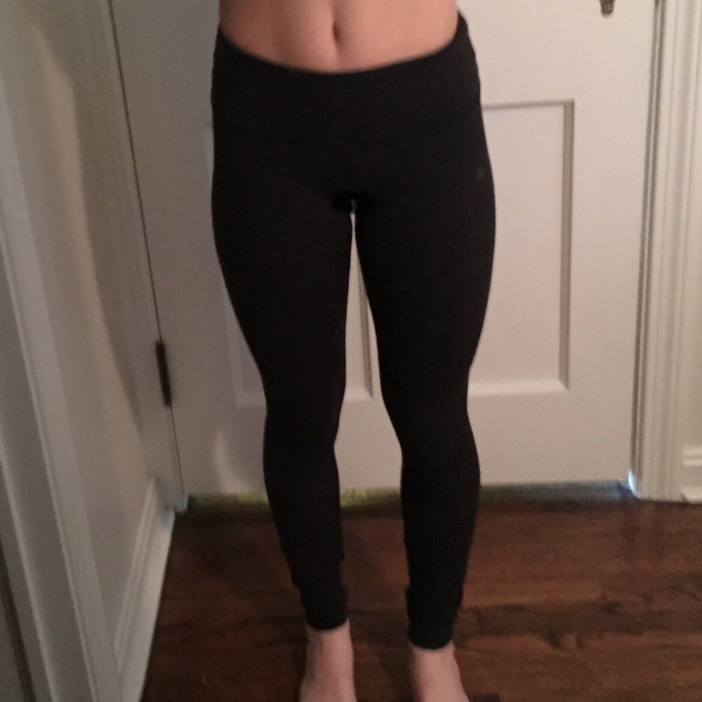 Lululemom Wunder Under Pant size 4