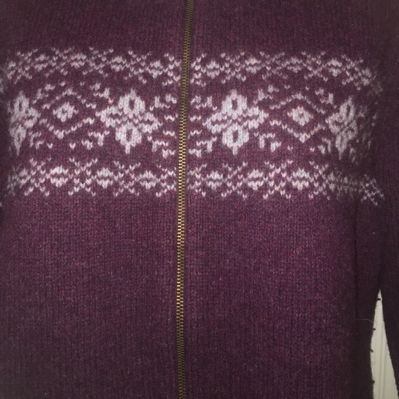 ABERCROMBIE& FITCH 100% WOOL PURPLE SWEATER - Picture 4 of 4