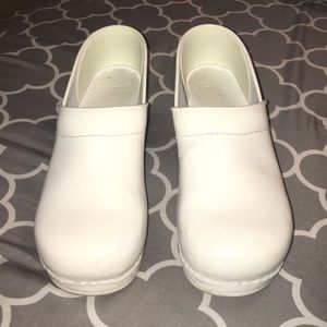 White Dansko nursing shoes/clogs