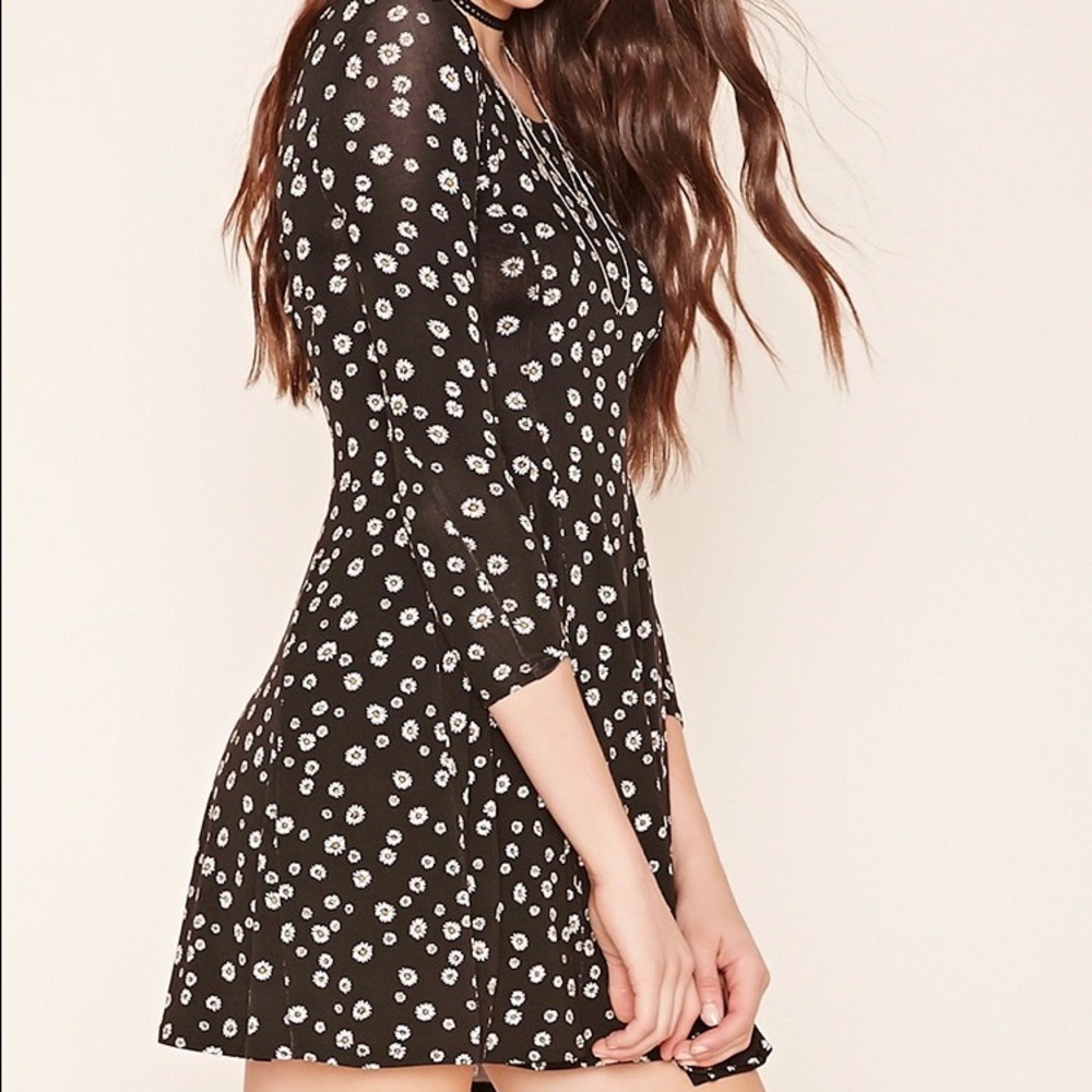 XL Forever21 Daisy Skater Dress