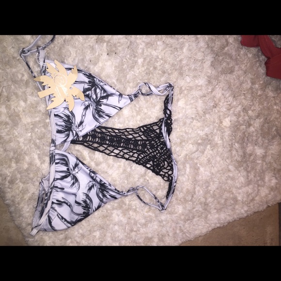 Bettinis Bikini top  NEW WITH TAGS - Picture 3 of 3
