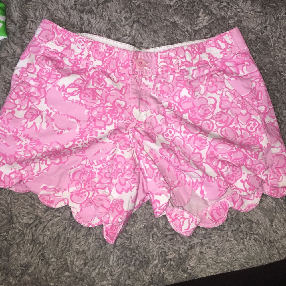 Lilly Pulitzer She's a Fox Buttercup Short Size 2